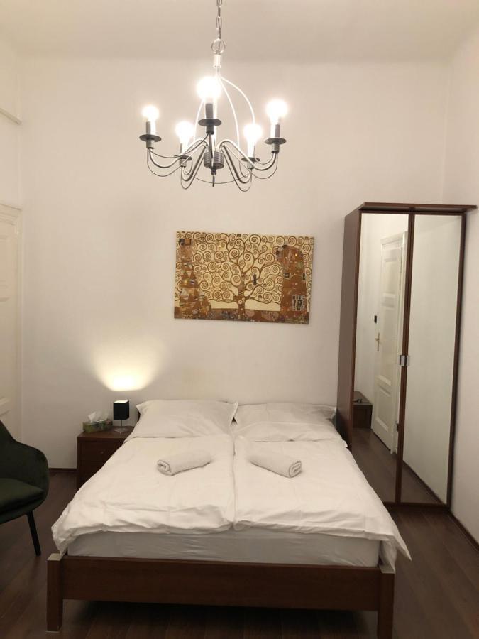 Corso Apartment บูดาเปสต์ ภายนอก รูปภาพ