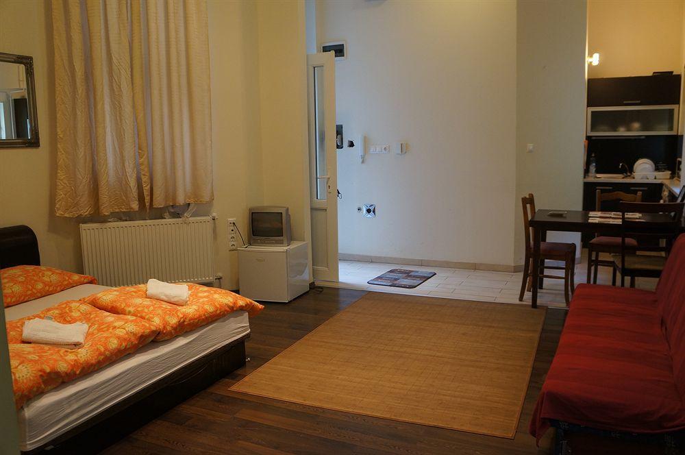 Corso Apartment บูดาเปสต์ ภายนอก รูปภาพ