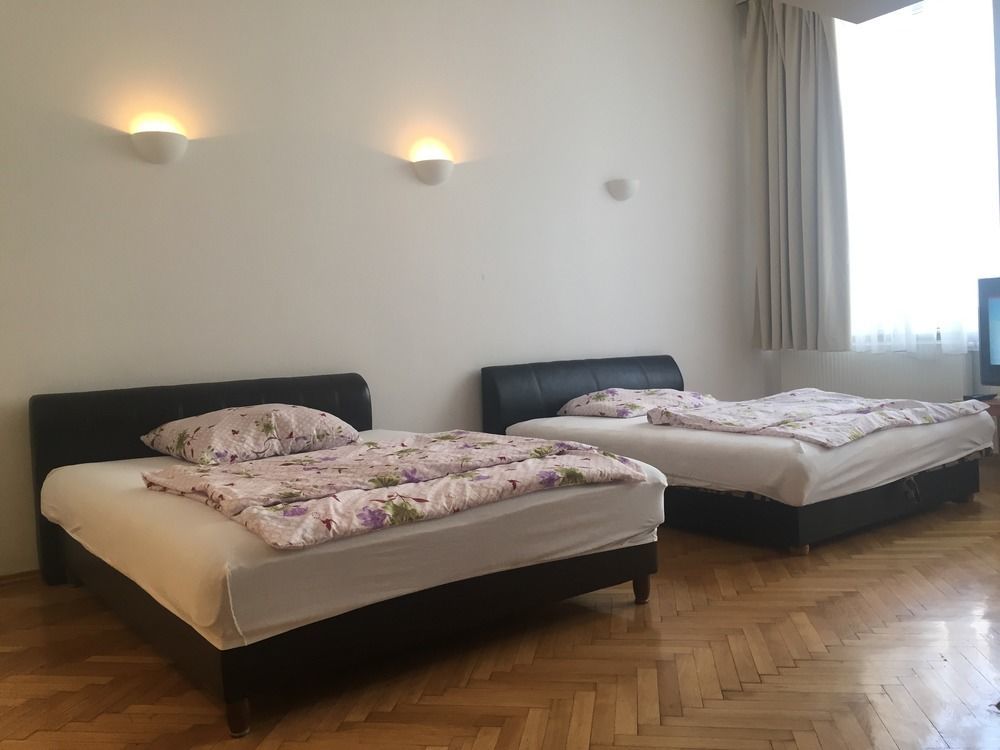 Corso Apartment บูดาเปสต์ ภายนอก รูปภาพ