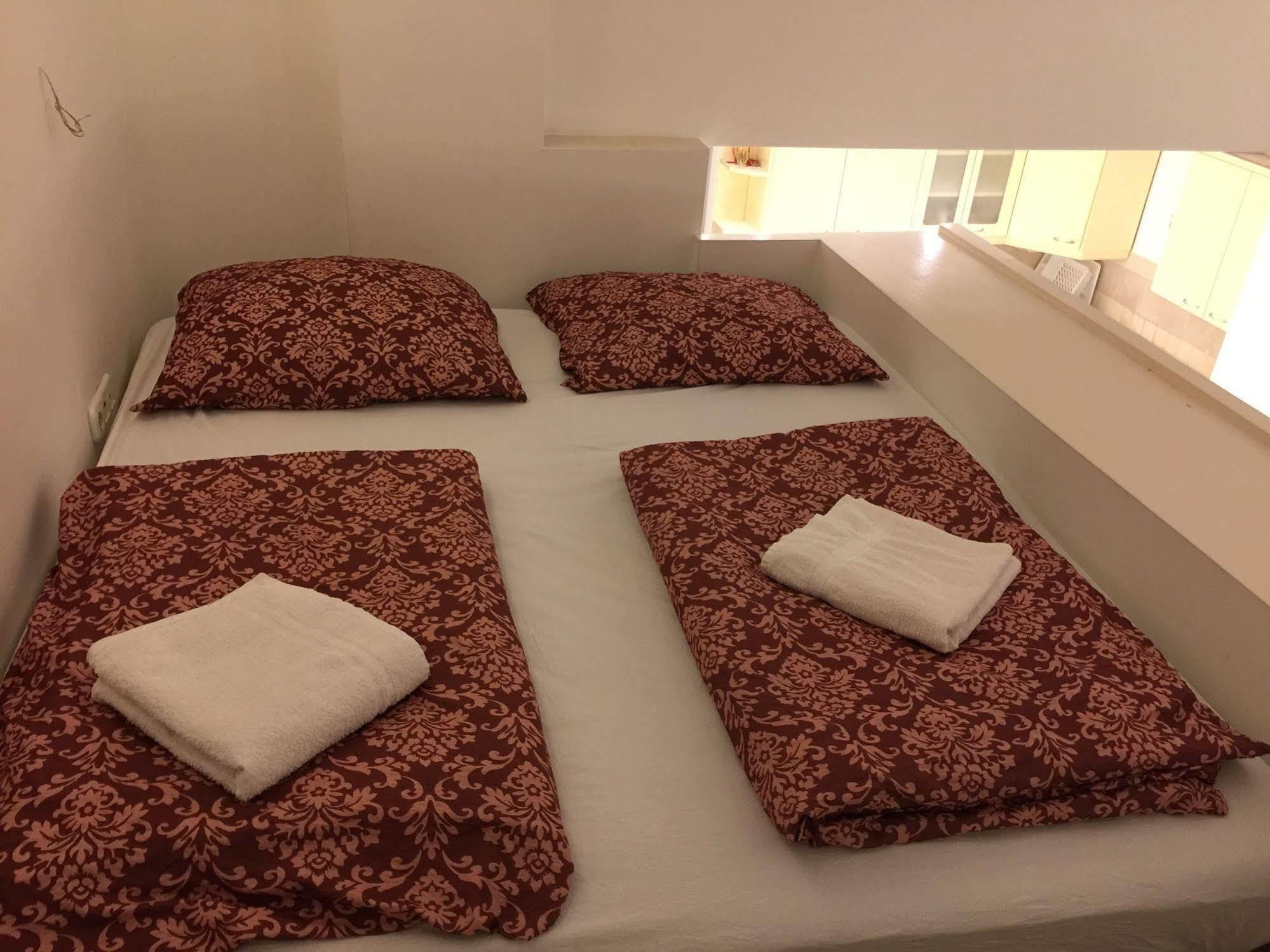 Corso Apartment บูดาเปสต์ ภายนอก รูปภาพ