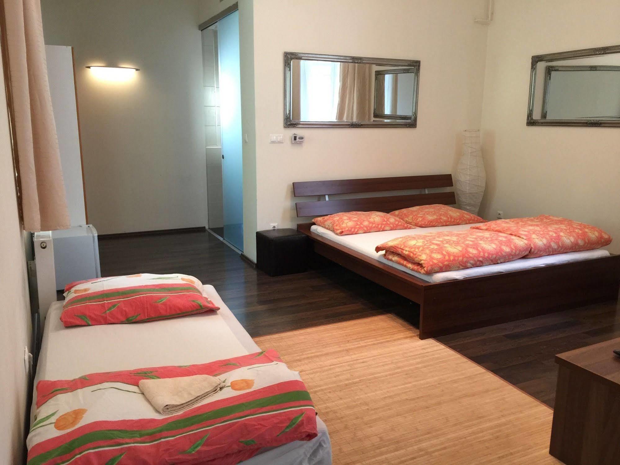 Corso Apartment บูดาเปสต์ ภายนอก รูปภาพ